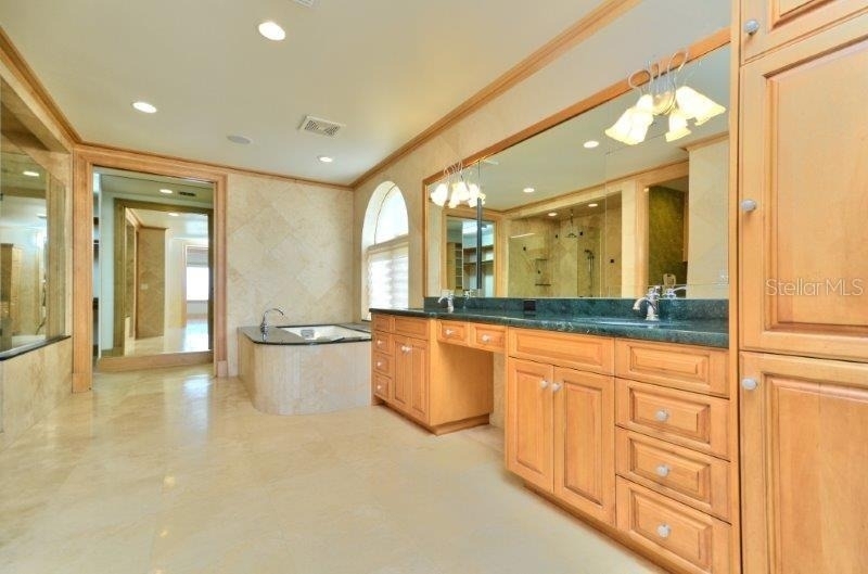 220 Gulf Boulevard - Photo 11
