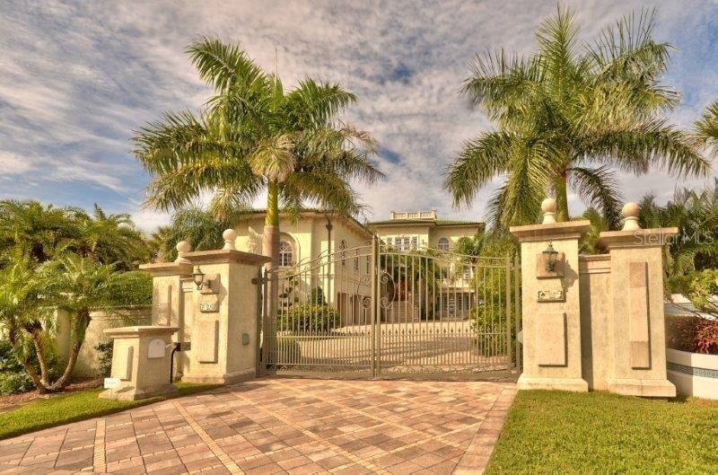 220 Gulf Boulevard - Photo 0