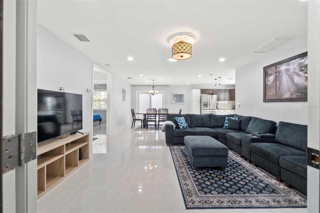 204 44th Avenue - Photo 3