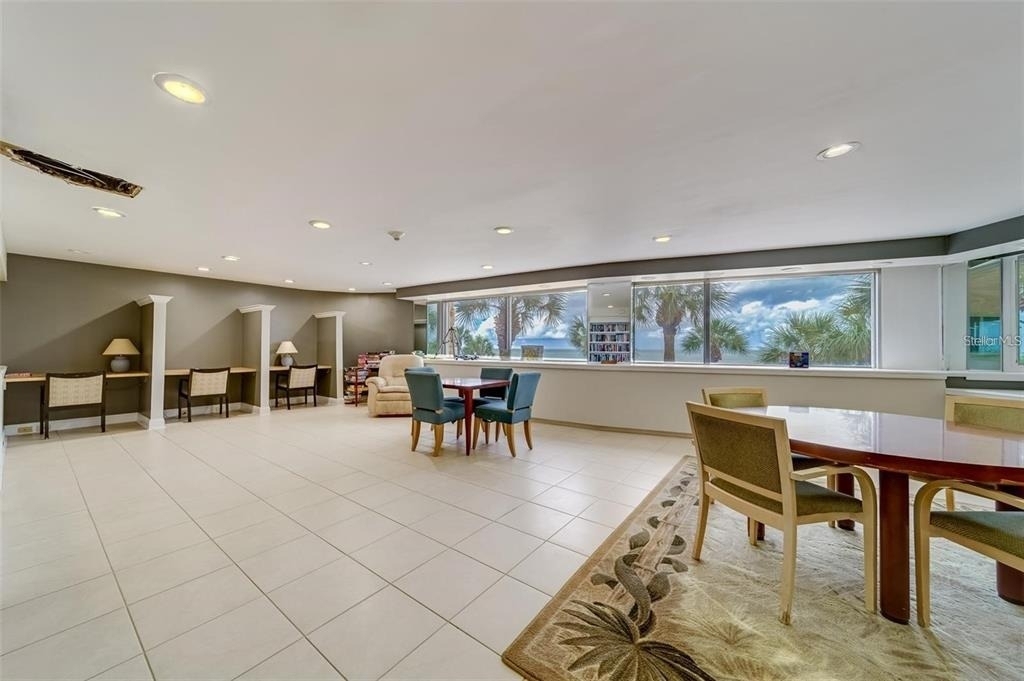 880 Mandalay Avenue - Photo 11