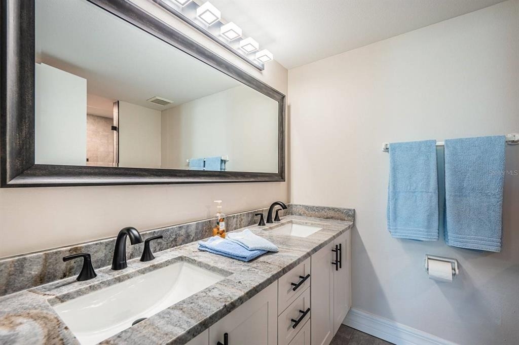 6061 Bahia Del Mar Circle - Photo 14