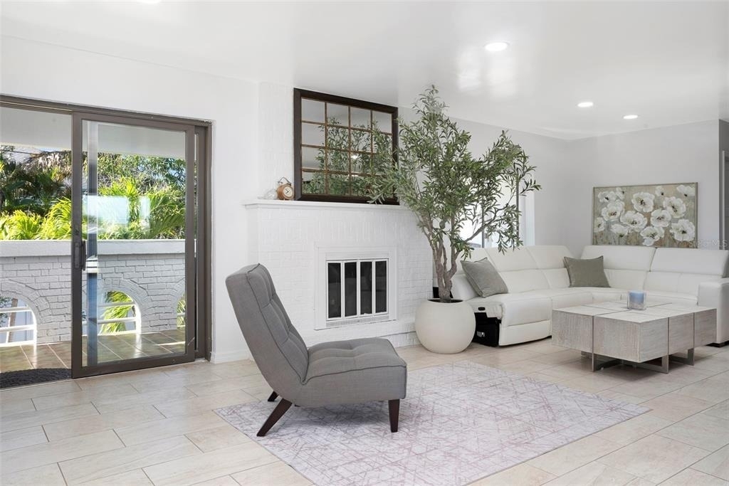 2710 Hibiscus Drive W - Photo 18