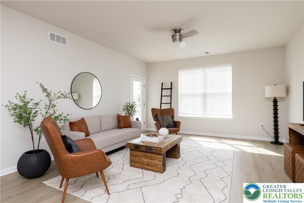 2897 Easton Avenue - Photo 2