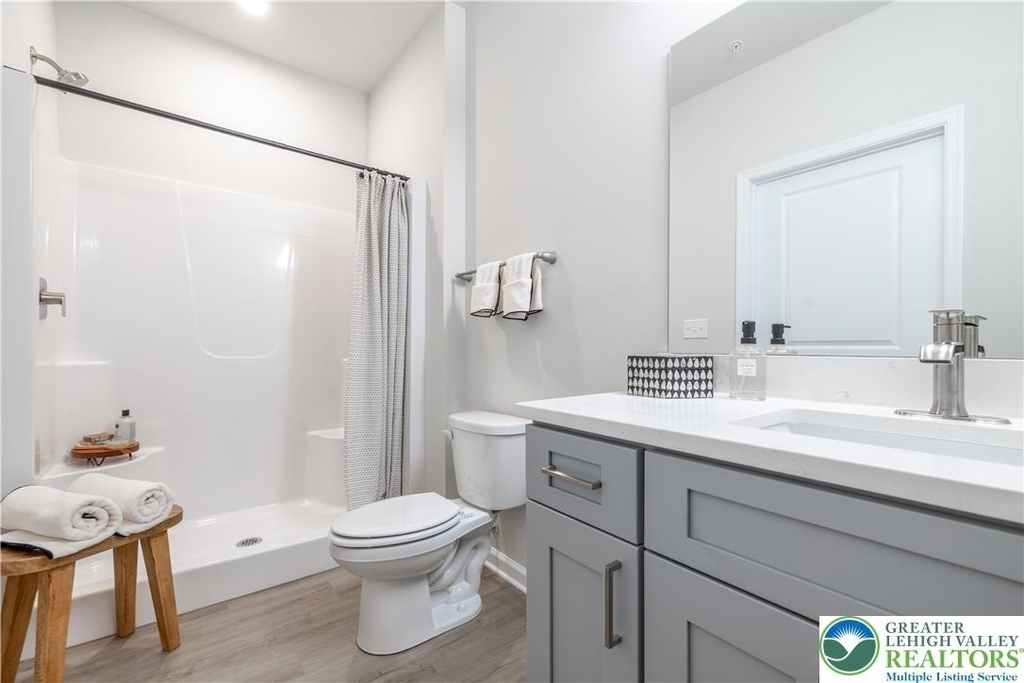 2897 Easton Avenue - Photo 4