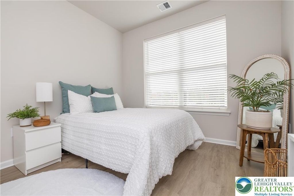2897 Easton Avenue - Photo 3