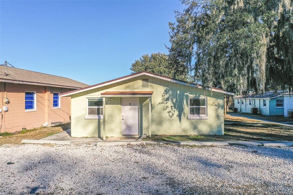 114 E Northside Drive - Photo 0