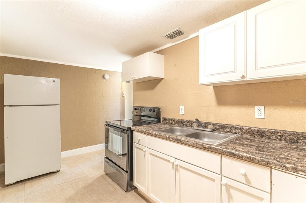 114 E Northside Drive - Photo 4