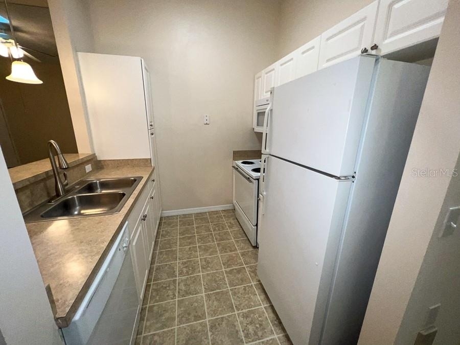4004 Sw 26th Drive - Photo 6