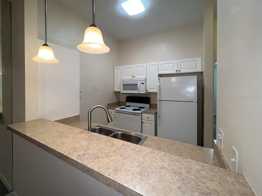 4004 Sw 26th Drive - Photo 5