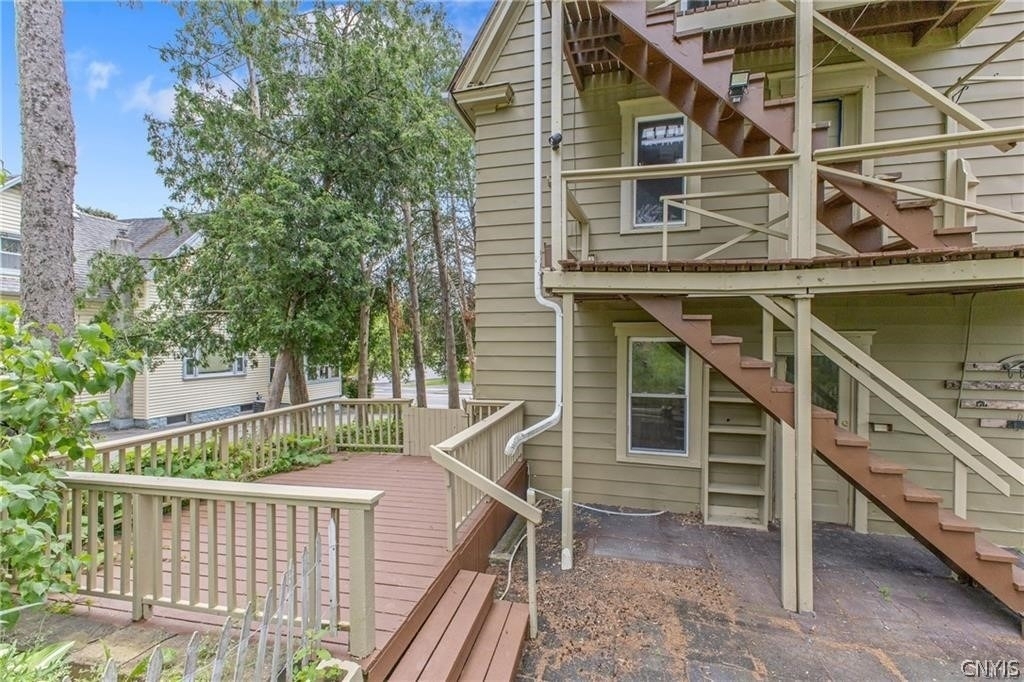 1607 Burnet Avenue - Photo 2