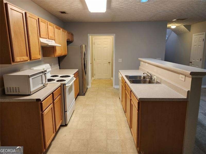 6129 Brookechase Lane - Photo 2