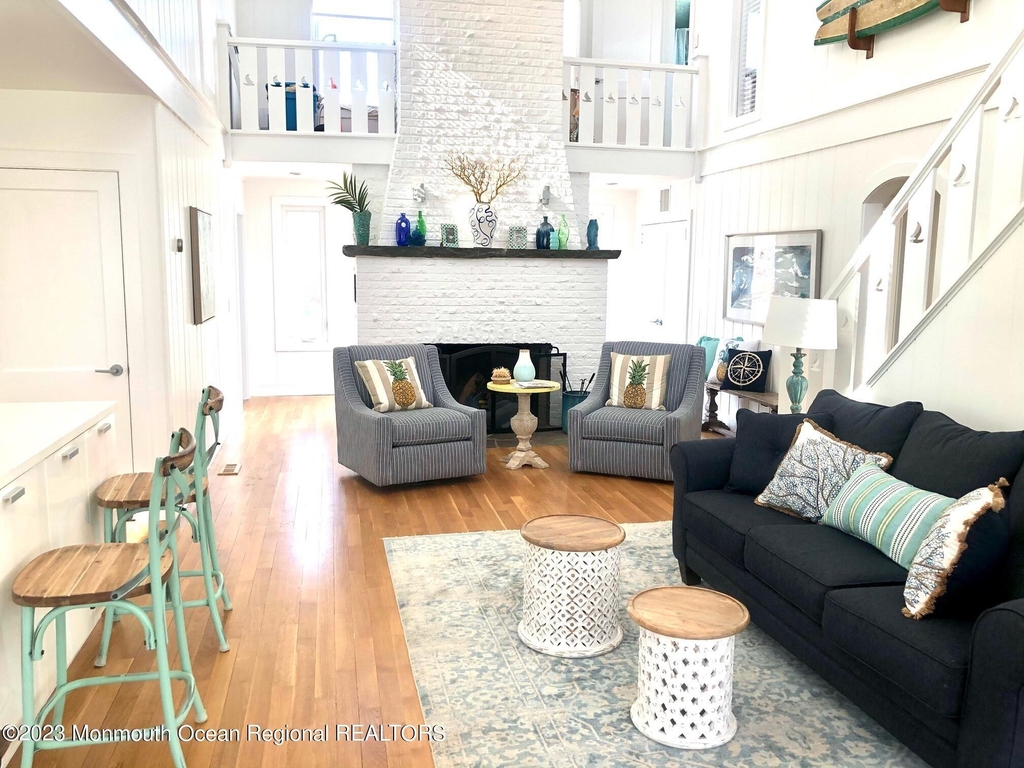 17 1st Avenue - Photo 3
