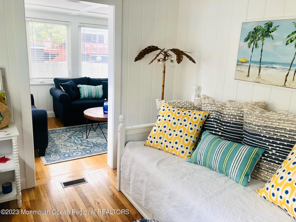 17 1st Avenue - Photo 16
