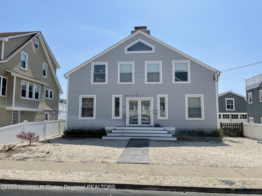 17 1st Avenue - Photo 0
