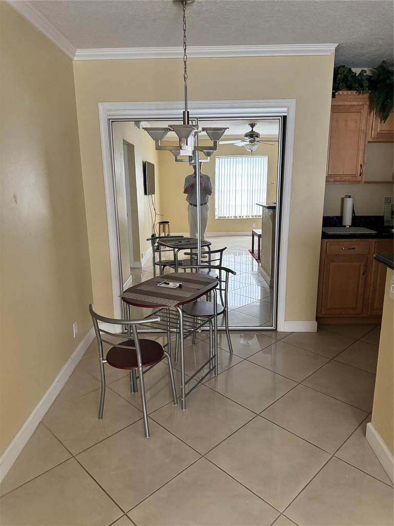 2171 Ne 66th Street - Photo 8