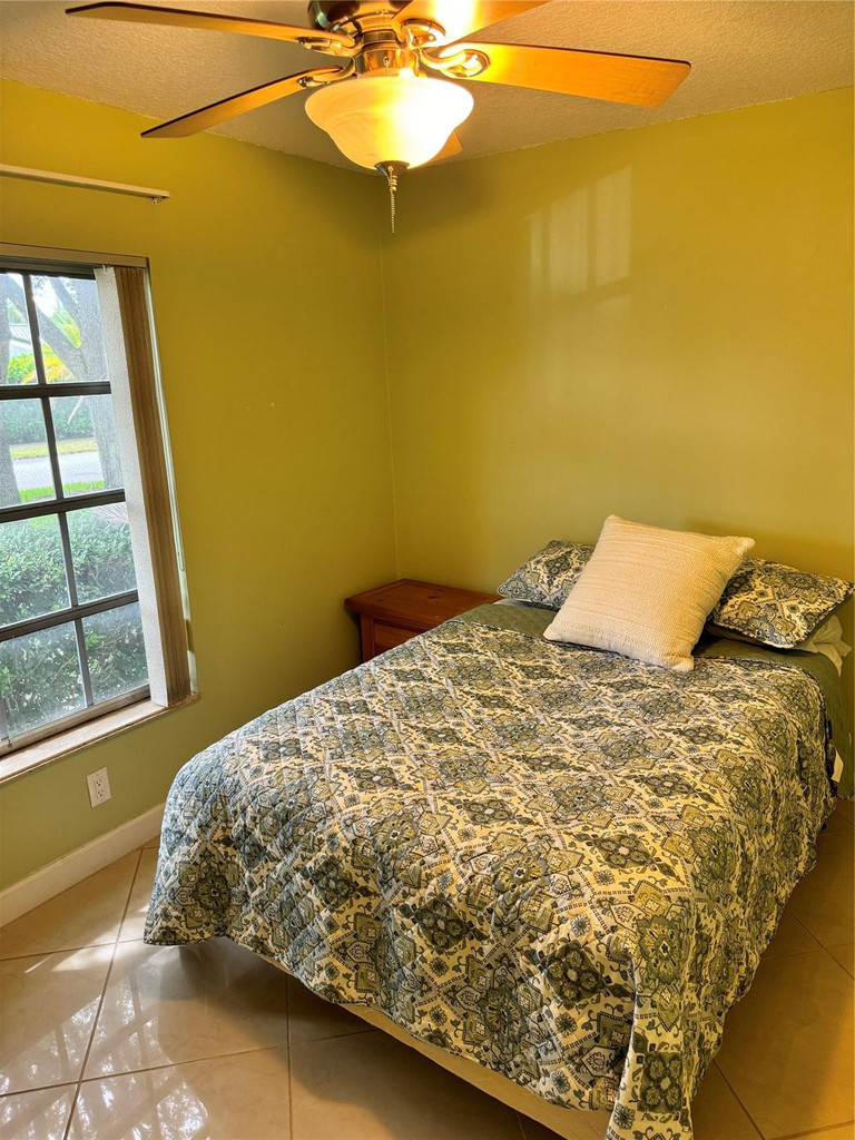 2171 Ne 66th Street - Photo 9