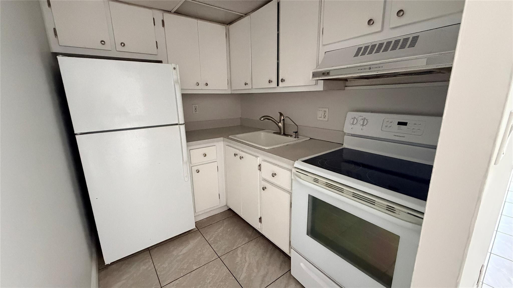 1731 Se 15th Street - Photo 3