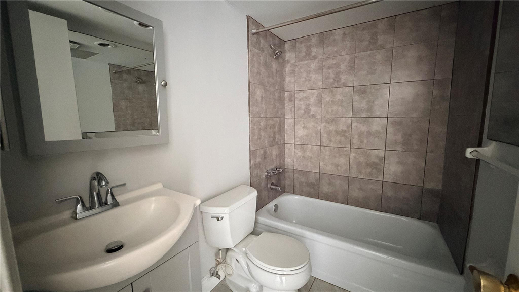 1731 Se 15th Street - Photo 5