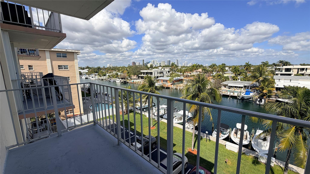 1731 Se 15th Street - Photo 0