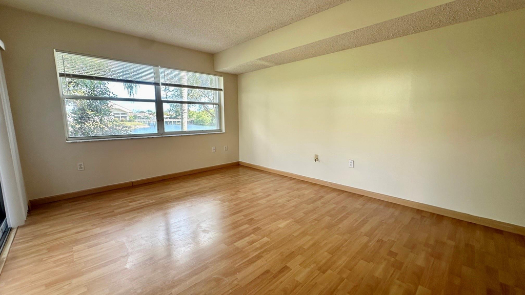 3299 Nw 44th Street - Photo 6