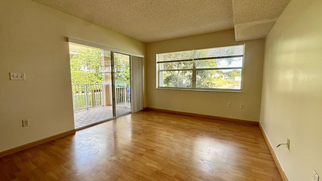 3299 Nw 44th Street - Photo 7