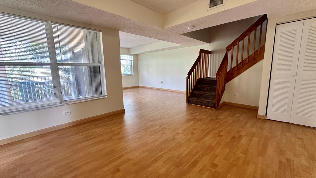 3299 Nw 44th Street - Photo 4