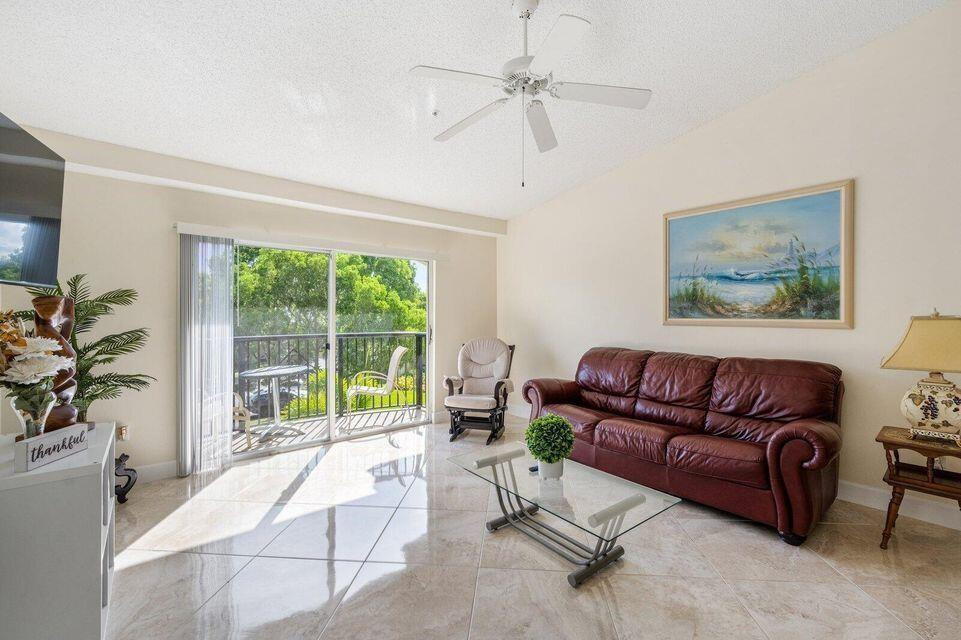 1100 Crestwood Court - Photo 2