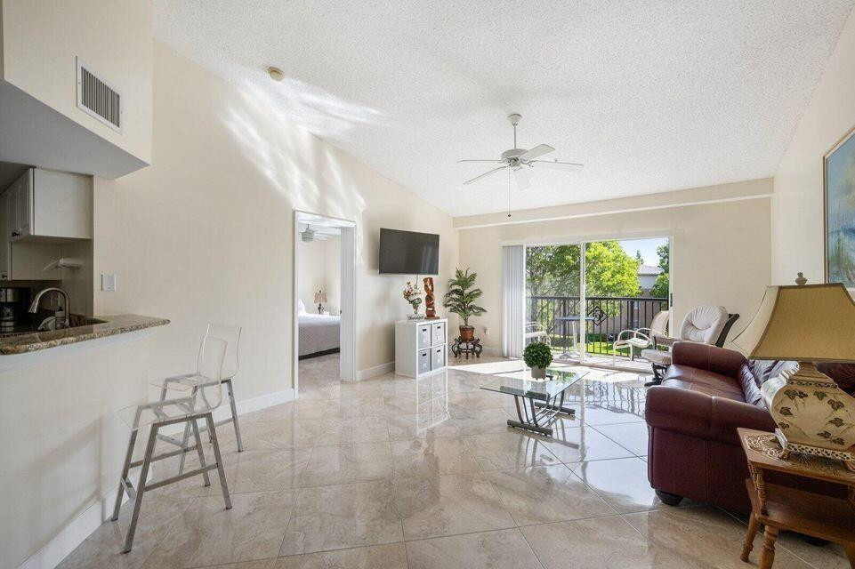 1100 Crestwood Court - Photo 3