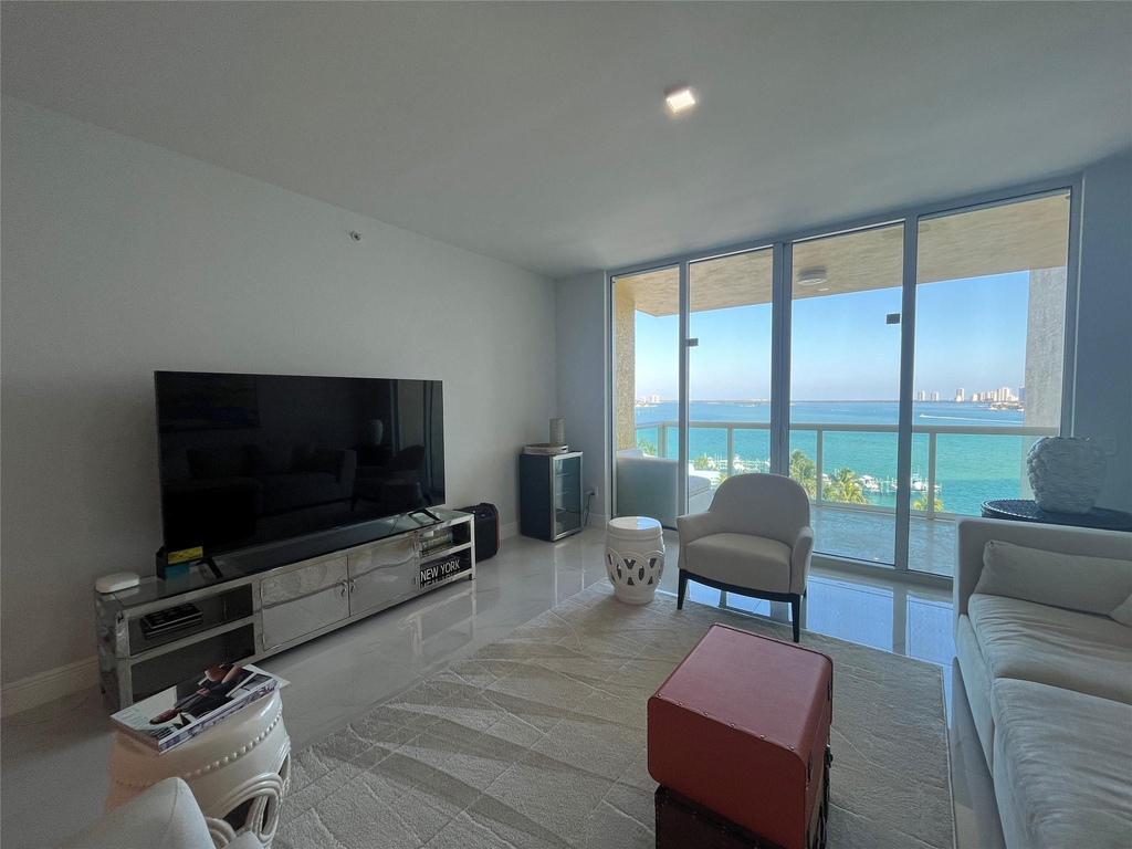 2650 Lake Shore Drive - Photo 22