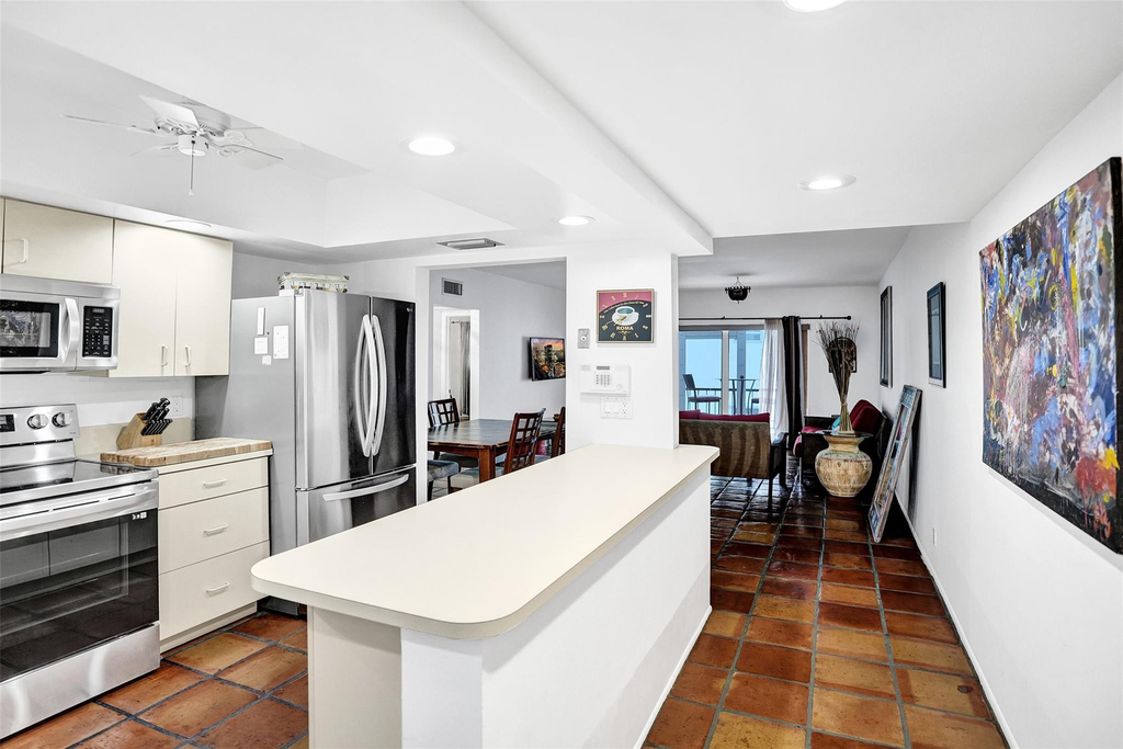 1212 Se 2nd Court - Photo 12