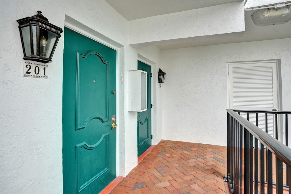 1212 Se 2nd Court - Photo 29