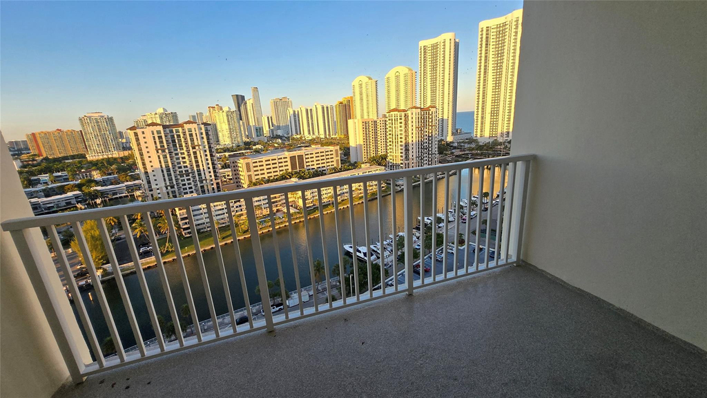 300 Bayview Drive - Photo 13