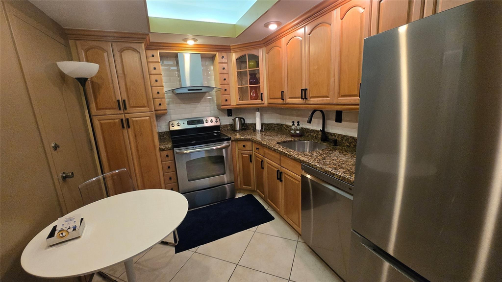 300 Bayview Drive - Photo 3