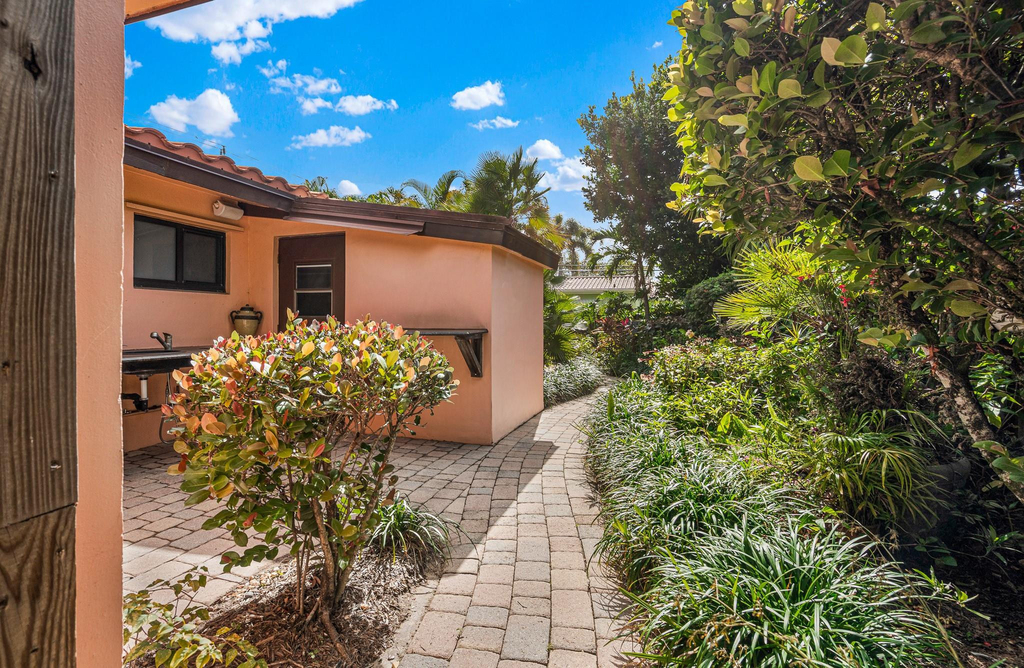 708 Nw 6th Drive - Photo 8