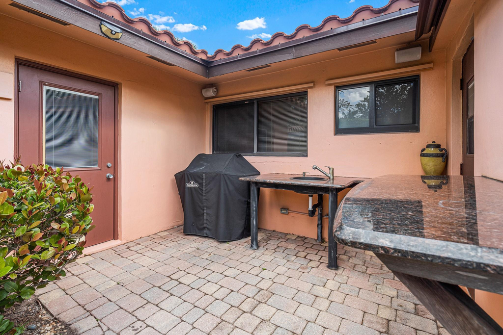 708 Nw 6th Drive - Photo 14