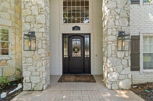 621 Somerset Drive - Photo 4