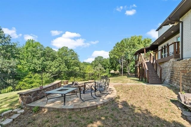 621 Somerset Drive - Photo 1