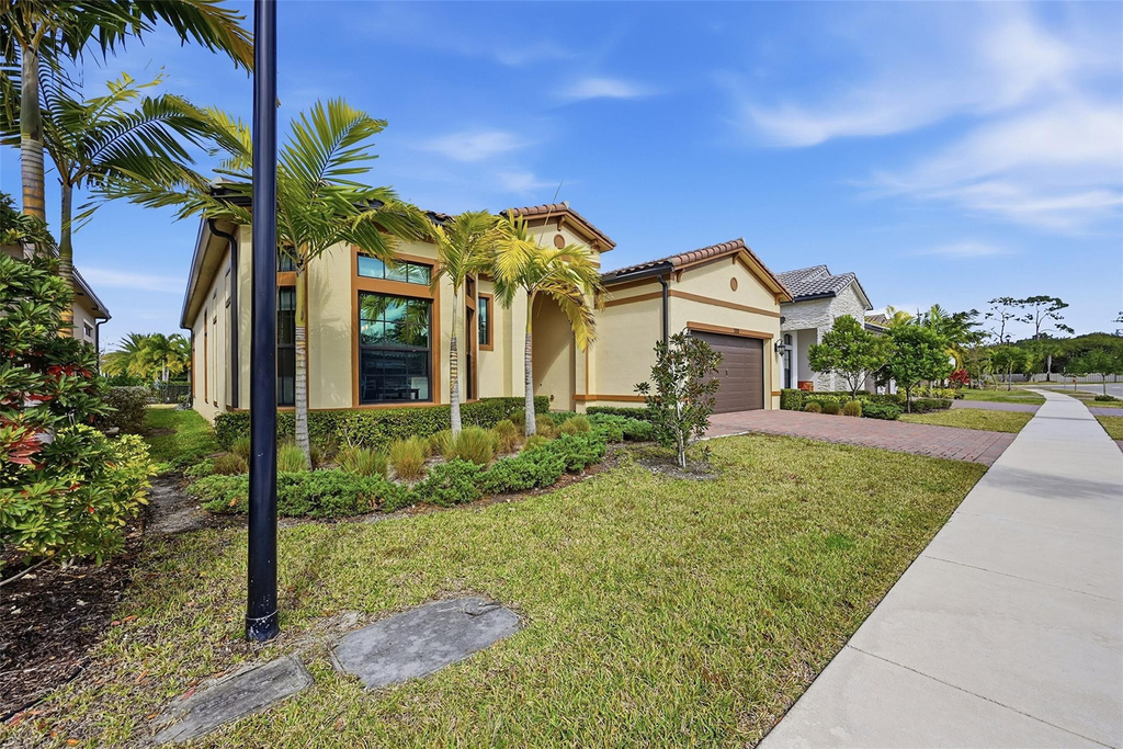 7818 Rowan Terrace - Photo 1