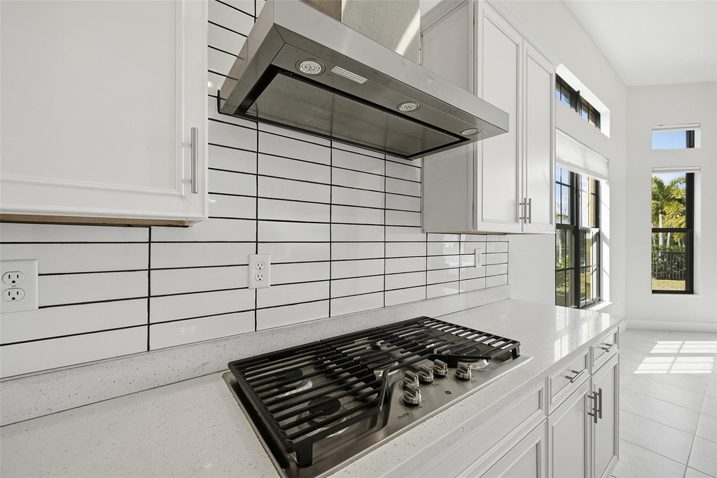 7818 Rowan Terrace - Photo 10