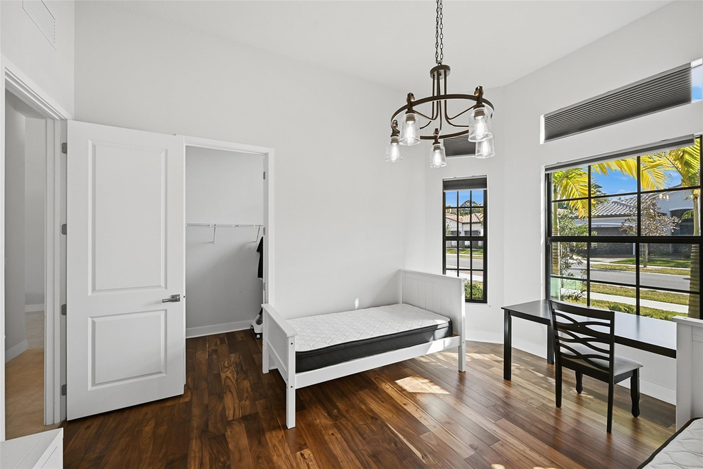 7818 Rowan Terrace - Photo 17