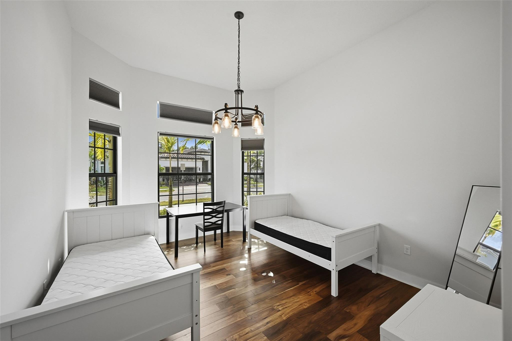 7818 Rowan Terrace - Photo 18