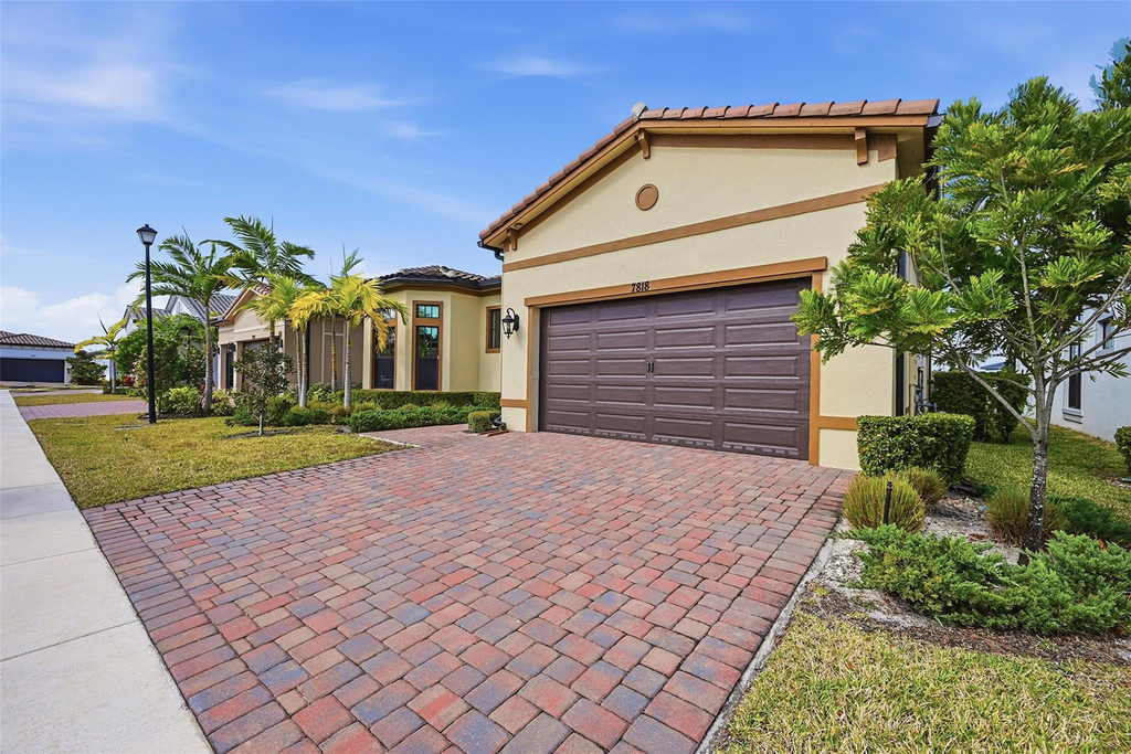 7818 Rowan Terrace - Photo 2
