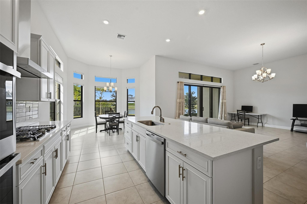 7818 Rowan Terrace - Photo 8