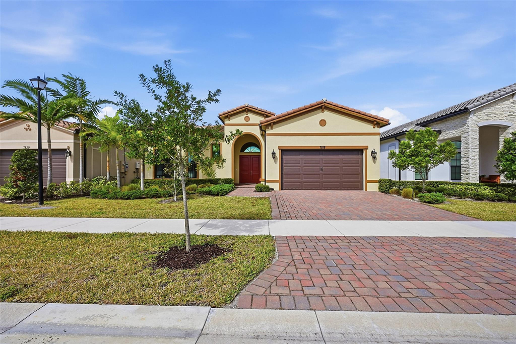 7818 Rowan Terrace - Photo 0