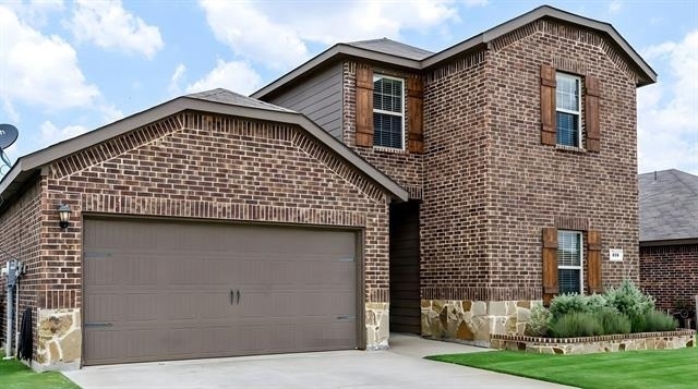 315 Pine Hollow Way - Photo 1