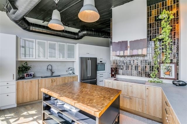 2220 Canton Street - Photo 6