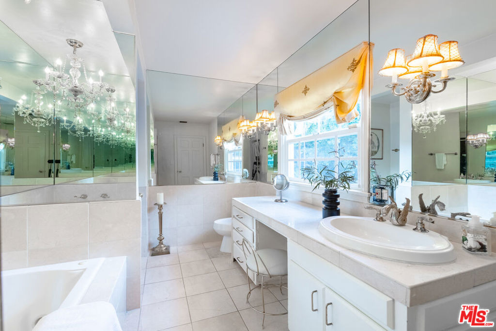 1148 Coldwater Canyon Drive - Photo 24