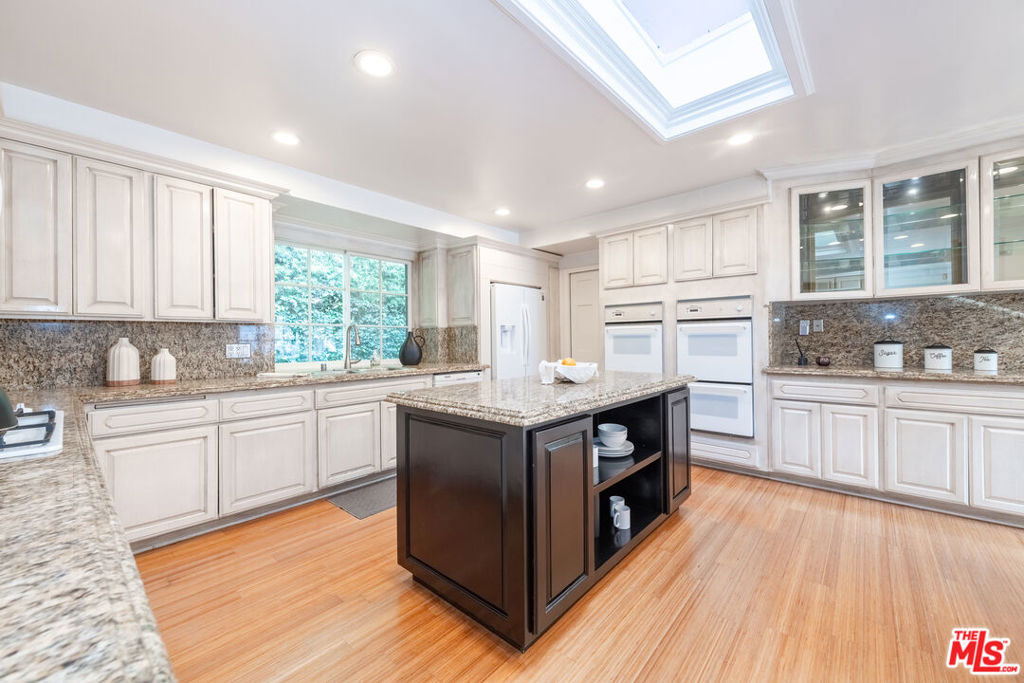 1148 Coldwater Canyon Drive - Photo 12