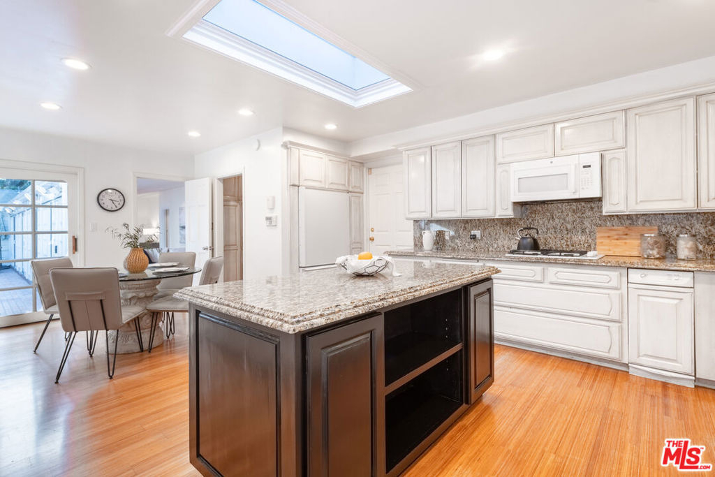 1148 Coldwater Canyon Drive - Photo 13