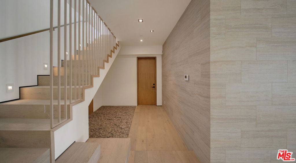 8765 Hollywood - Photo 13